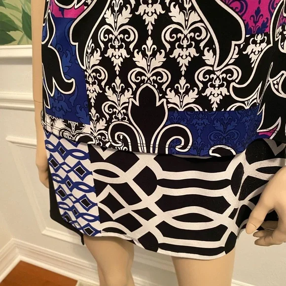 Joseph Ribkoff matt jersey dress with gorgeous print. A fabulous dress! - Picture 4 of 5